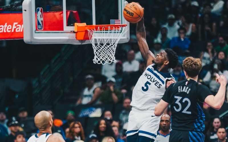 Timberwolves Maul Mavs