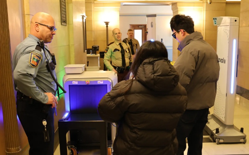 State Capitol Weapons Screening Stops 52 Illegal Items This Session