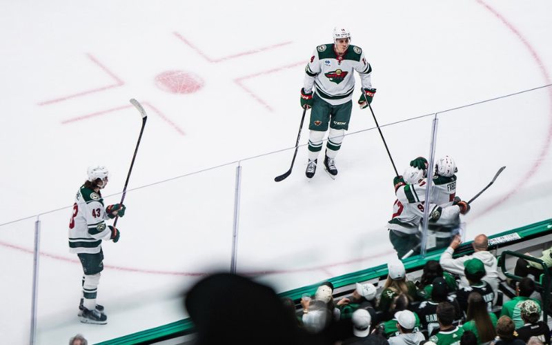 Wild fall in Game 2 to Dallas