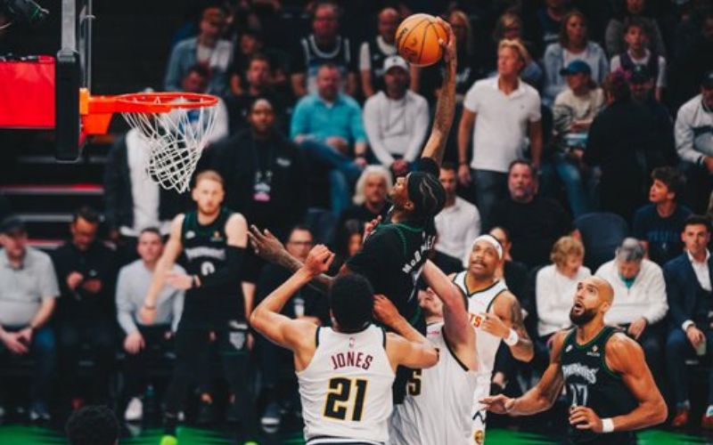 Wolves take 2-1 Series lead over Denver