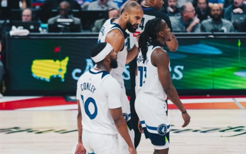 Wolves lose in Detroit