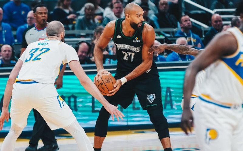 Wolves stop losing streak