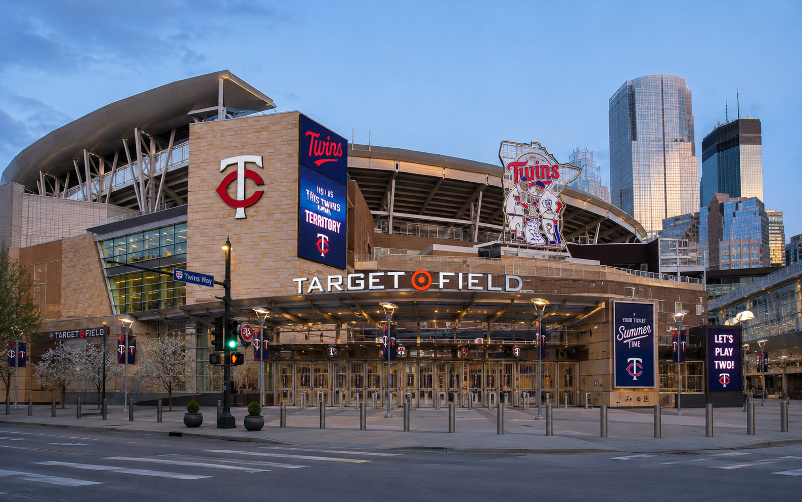 Twins fall to Astros, send down Lewis