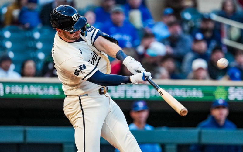 Twins beat Blue Jays 7-1