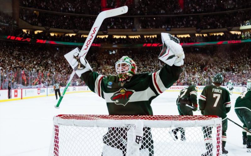 Wild win series vs Dallas