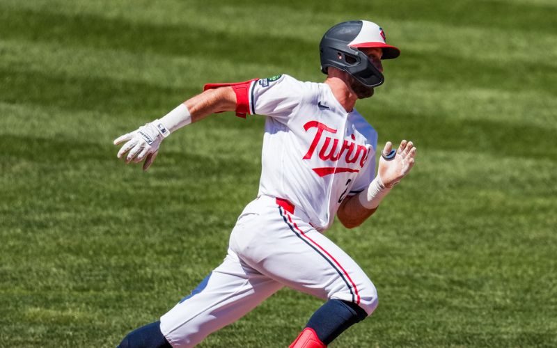 Twins overcome loss of Ryan to beat Blue Jays